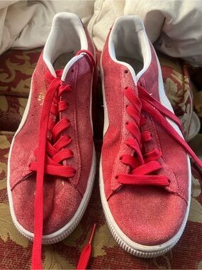 Men’s puma Red Suede Low-Top Sneakers - Casual Comfort